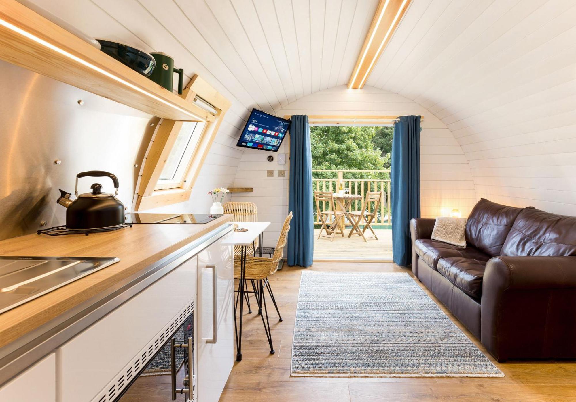 Spectacular Mountain View Ecopod Villa นิวตันมอร์ ภายนอก รูปภาพ